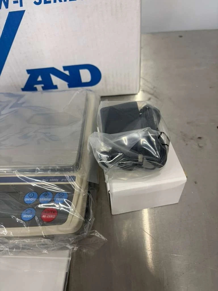 A&D WEIGHING EK-6100I / EK6100I **** (NEW)*****