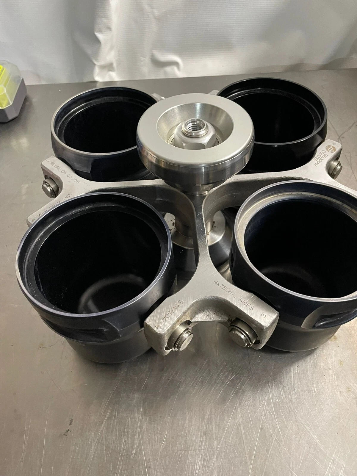 Beckman Coulter SX4750 Swinging Bucket Rotor 4750 RPM 42467 w/ Buckets