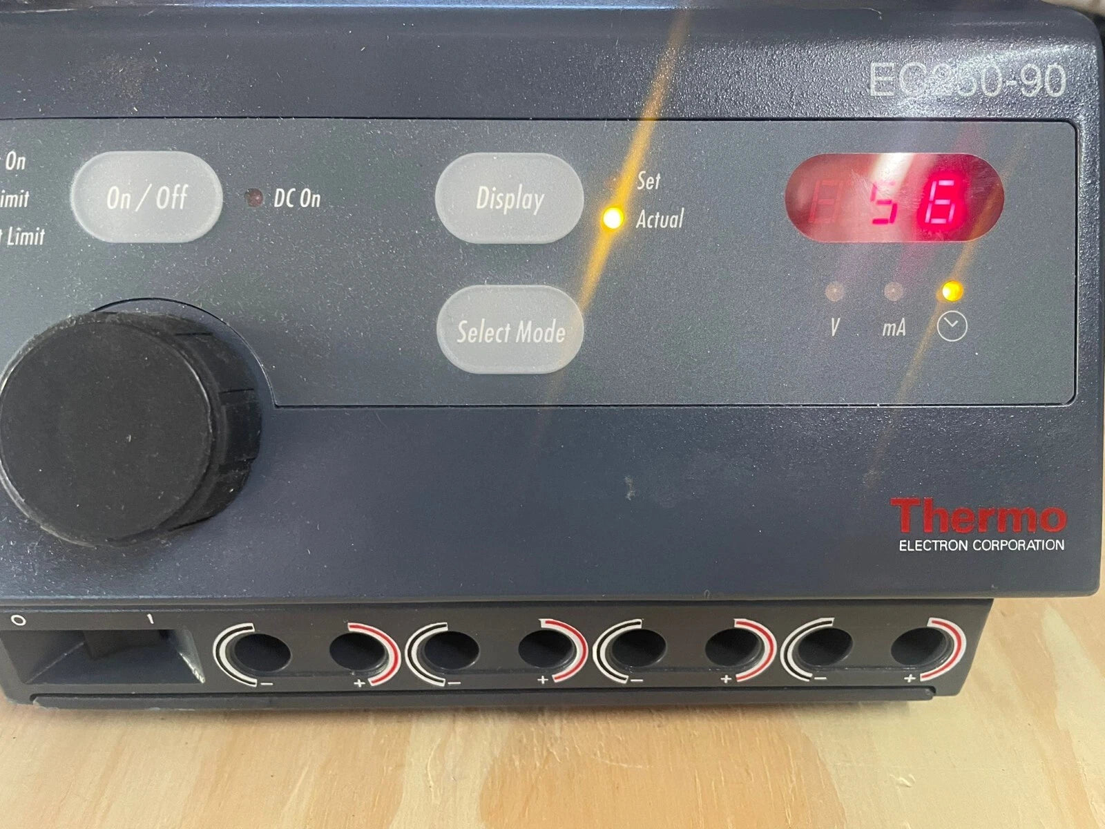 Thermo Electron Corporation Electrophoresis Power Supply EC250-90