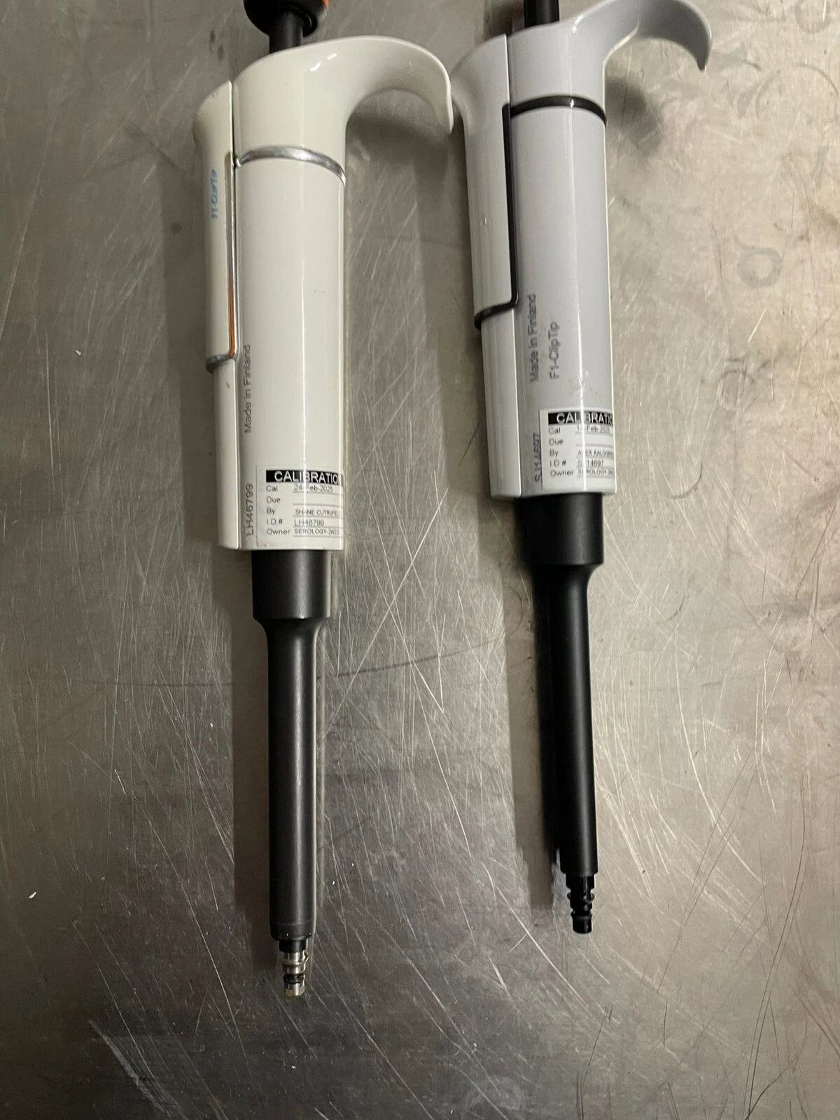 lot of 2 Thermo Scientific™ F1-ClipTip™ 30- 300 uL Single Channel Pipette