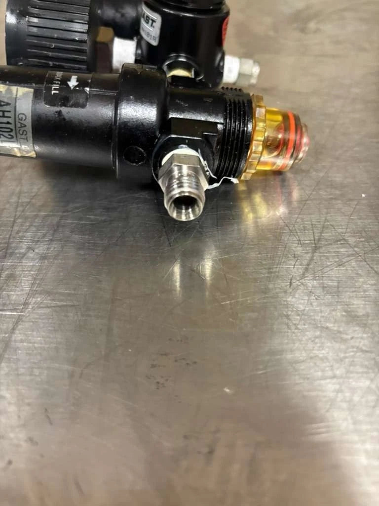GAST ADJUSTABLE PRESSURE REGULATOR AH101R.