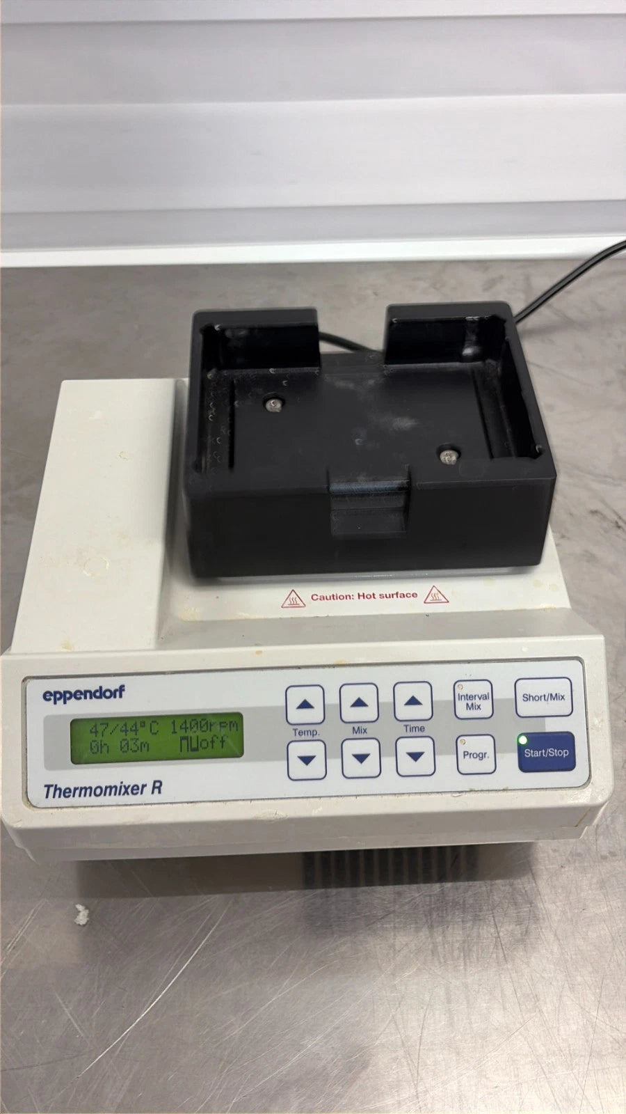 Eppendorf ThermoMixer R 5355 heat/cool shaker mixer with MTP micro plate block