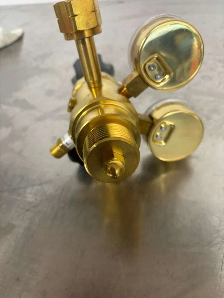 Harris Specialty Gas Lab Regulator HP722-500-350-A