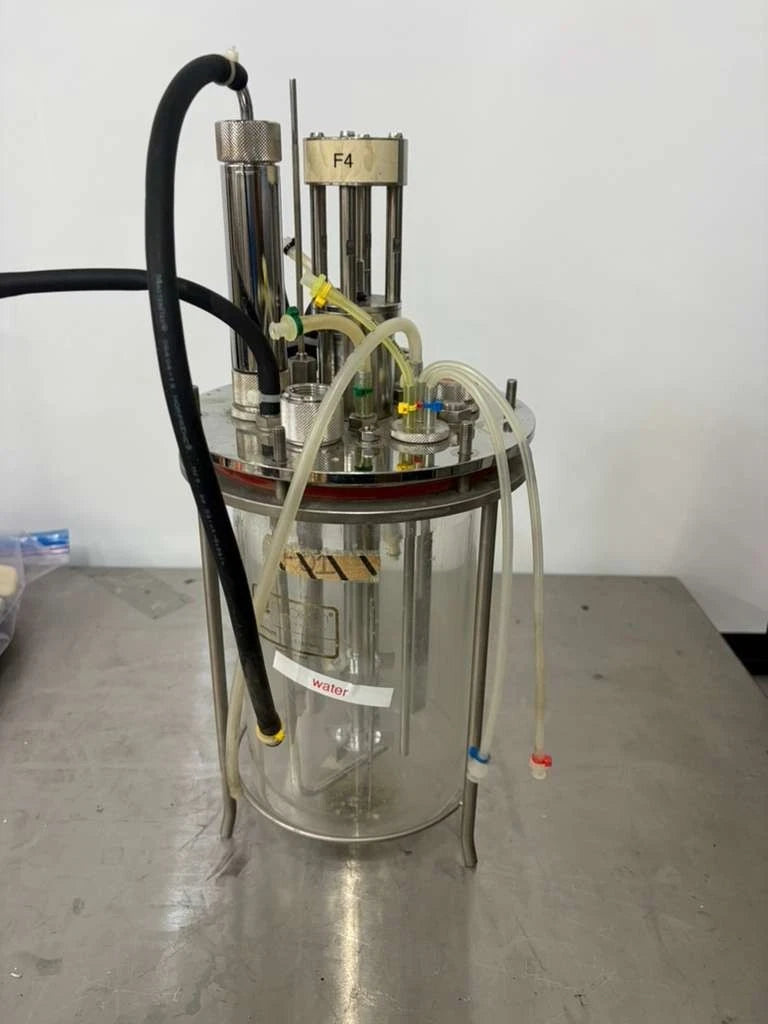Applikon Biotechnology 3L Glass Bioreactor Vessel with Stainless Steel Headplate