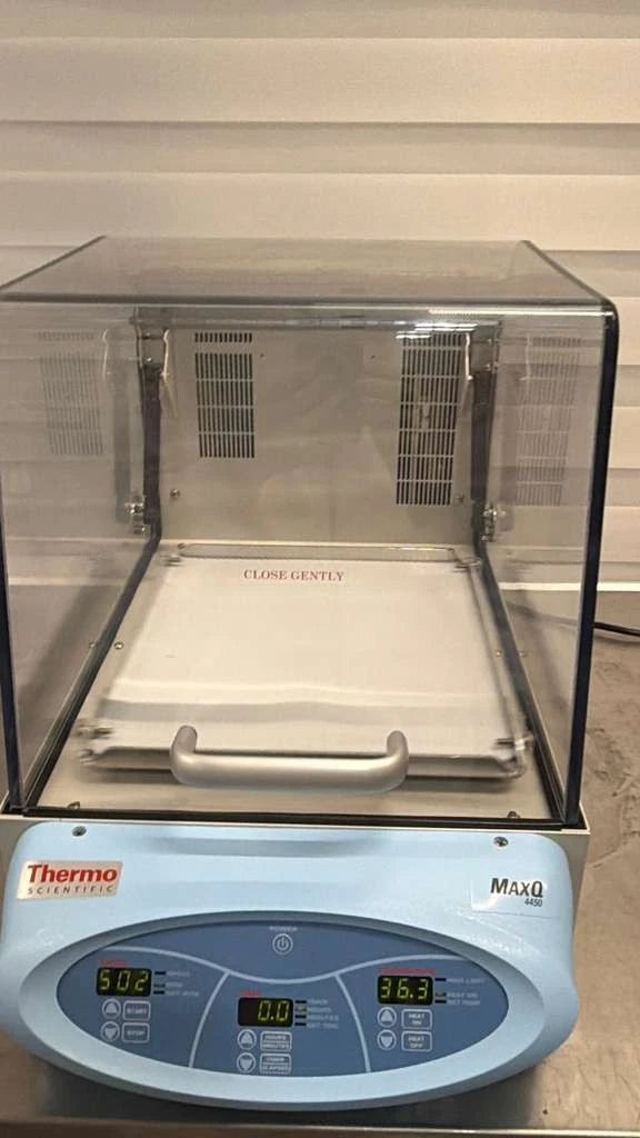 Thermo Scientific MaxQ 4450 Benchtop Orbital Incubator Shaker SHKE4450