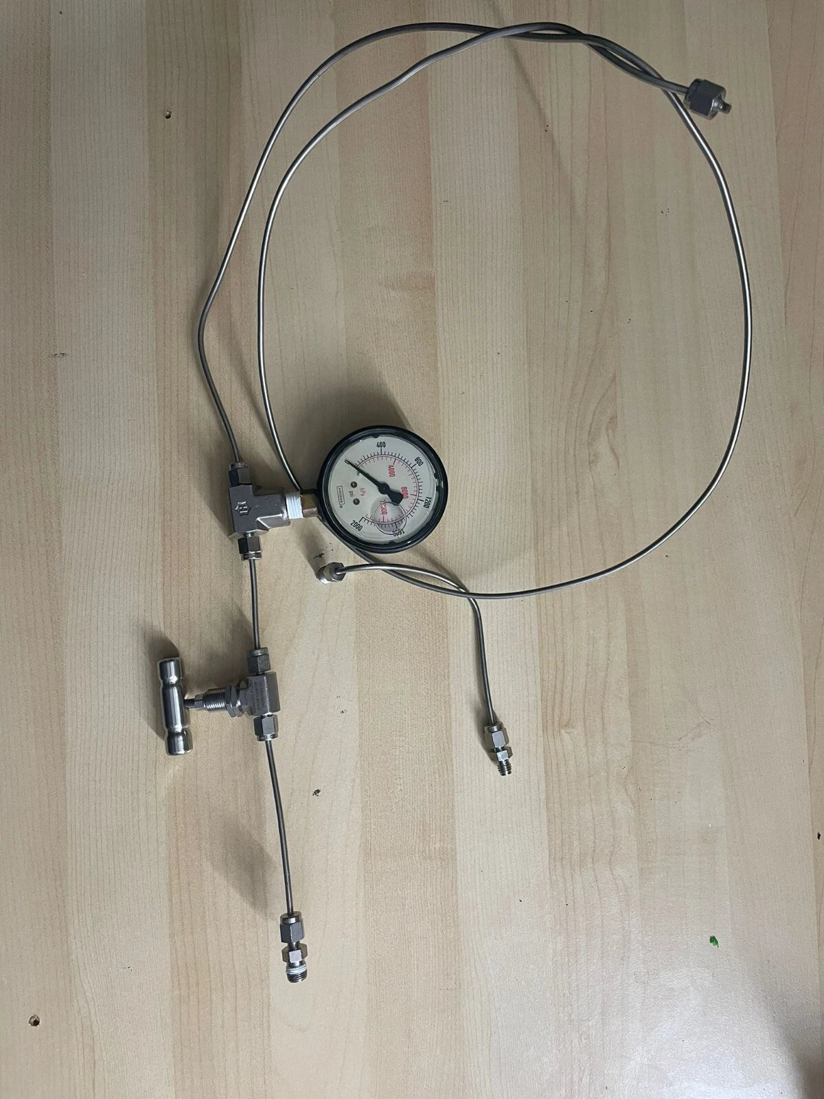 NOSHOK Liquid Filled Pressure Gauge 0-2000 PSI + Ham-let connections