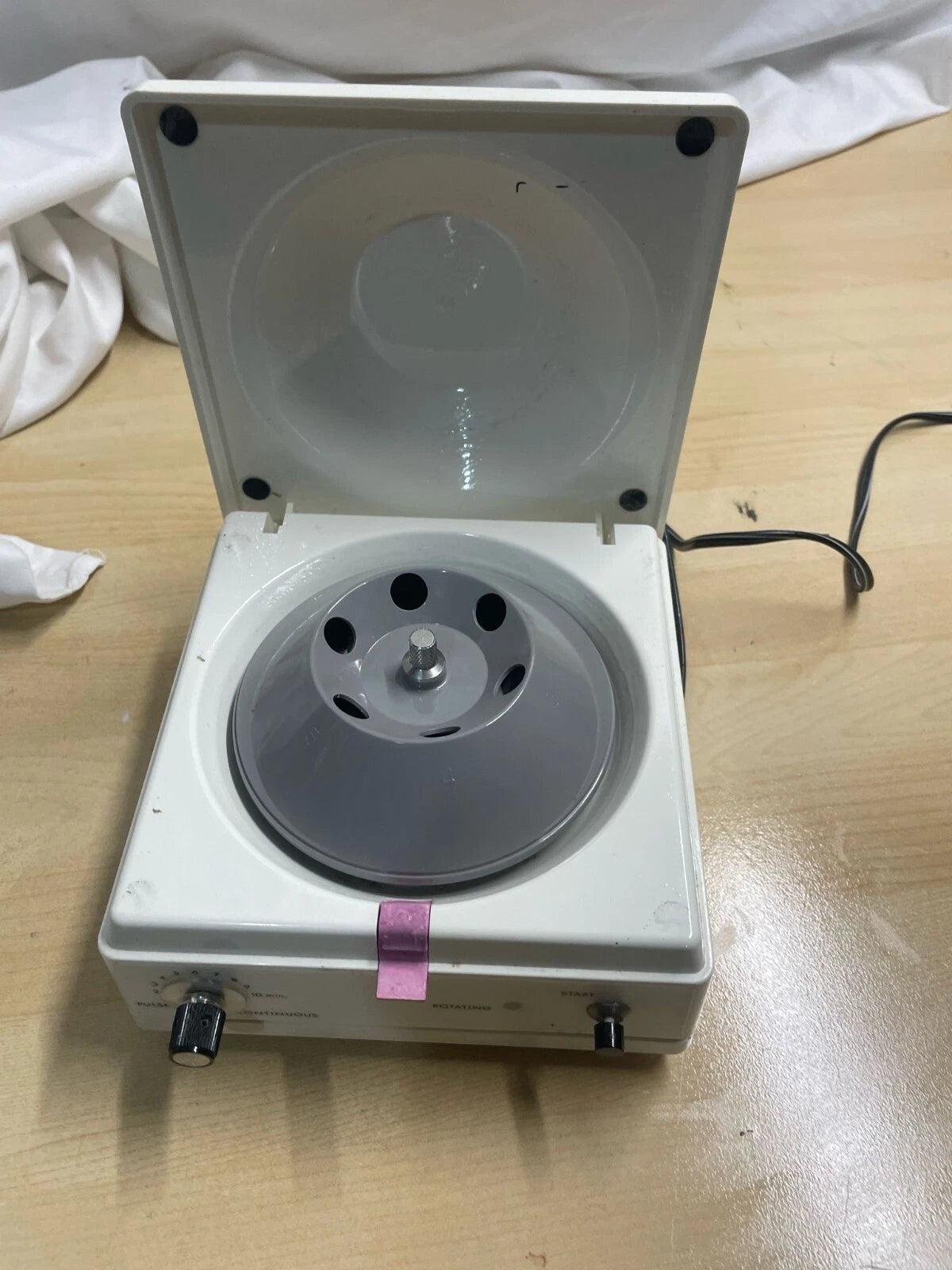Costar Model 10 Mini Centrifuge 6 Fixed Position Angled Rotor Microcentrifuge