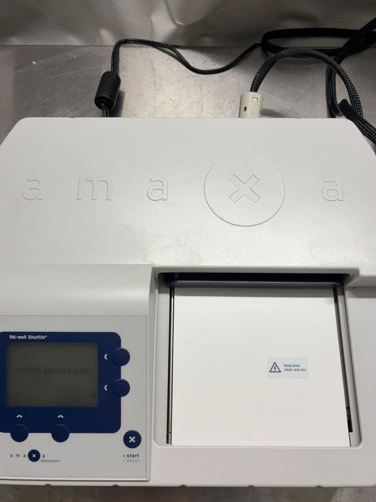 Amaxa Biosystem Nucleofector II Transfector Electroporator and 96-Well Shuttle