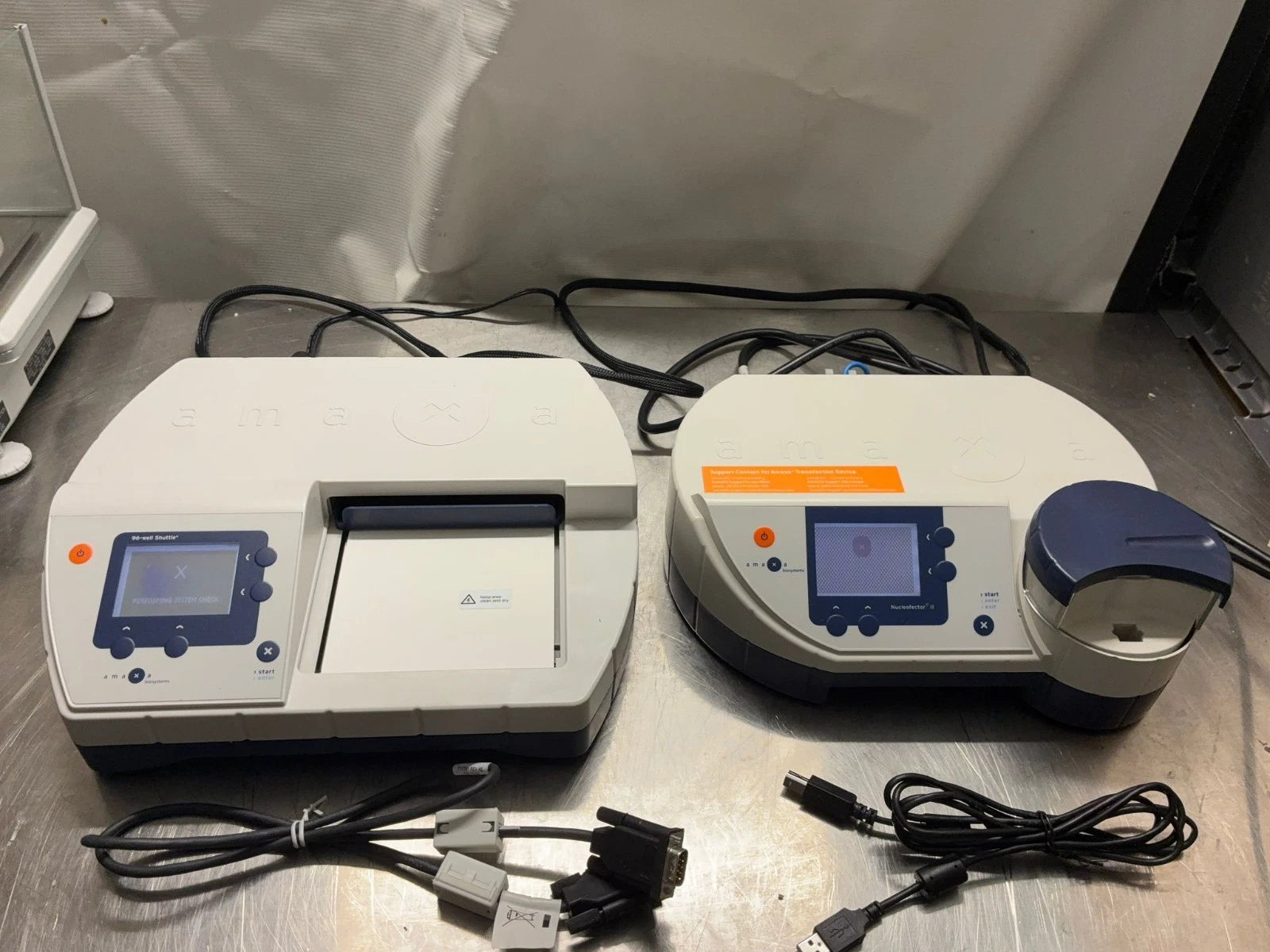 Amaxa Biosystem Nucleofector II Transfector Electroporator and 96-Well Shuttle