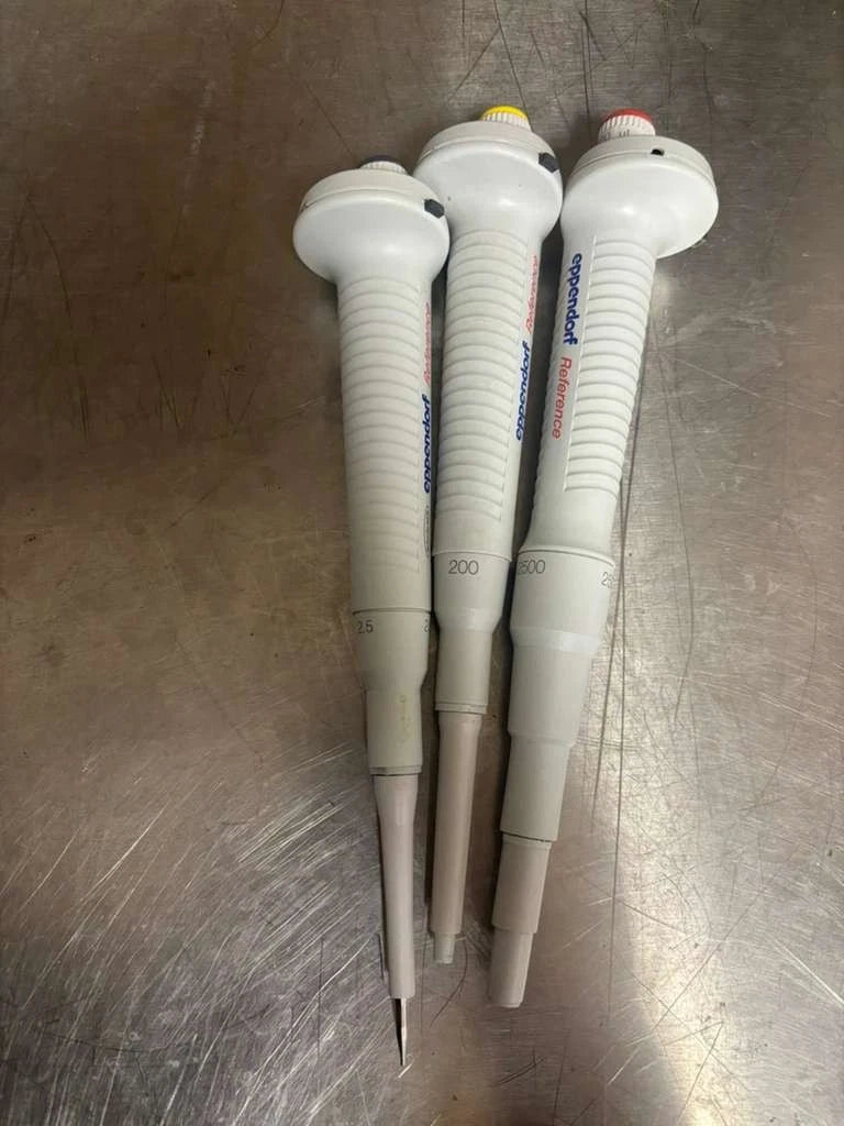 Set of 2 Eppendorf Reference 2.5-200-5000