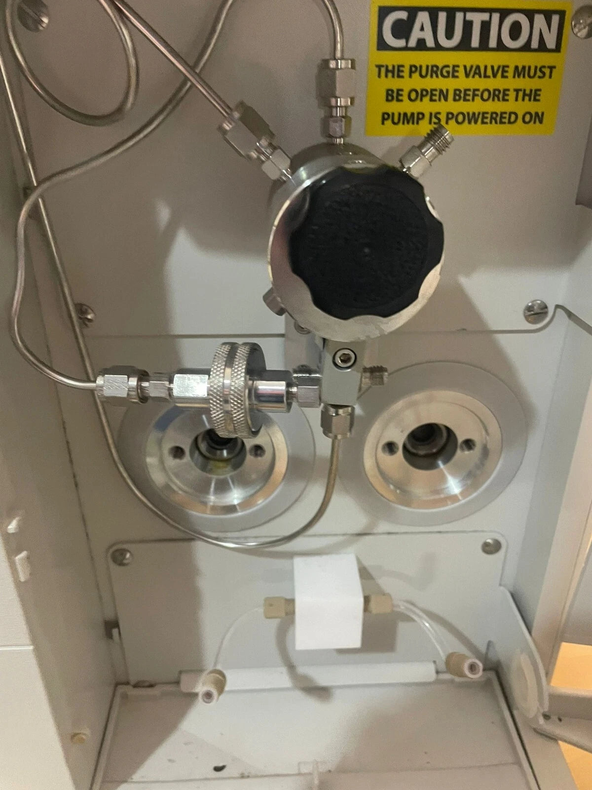 Gilson 333 Prep-Scale HPLC Pump and Gilson 334 Prep-Scale HPLC Pump