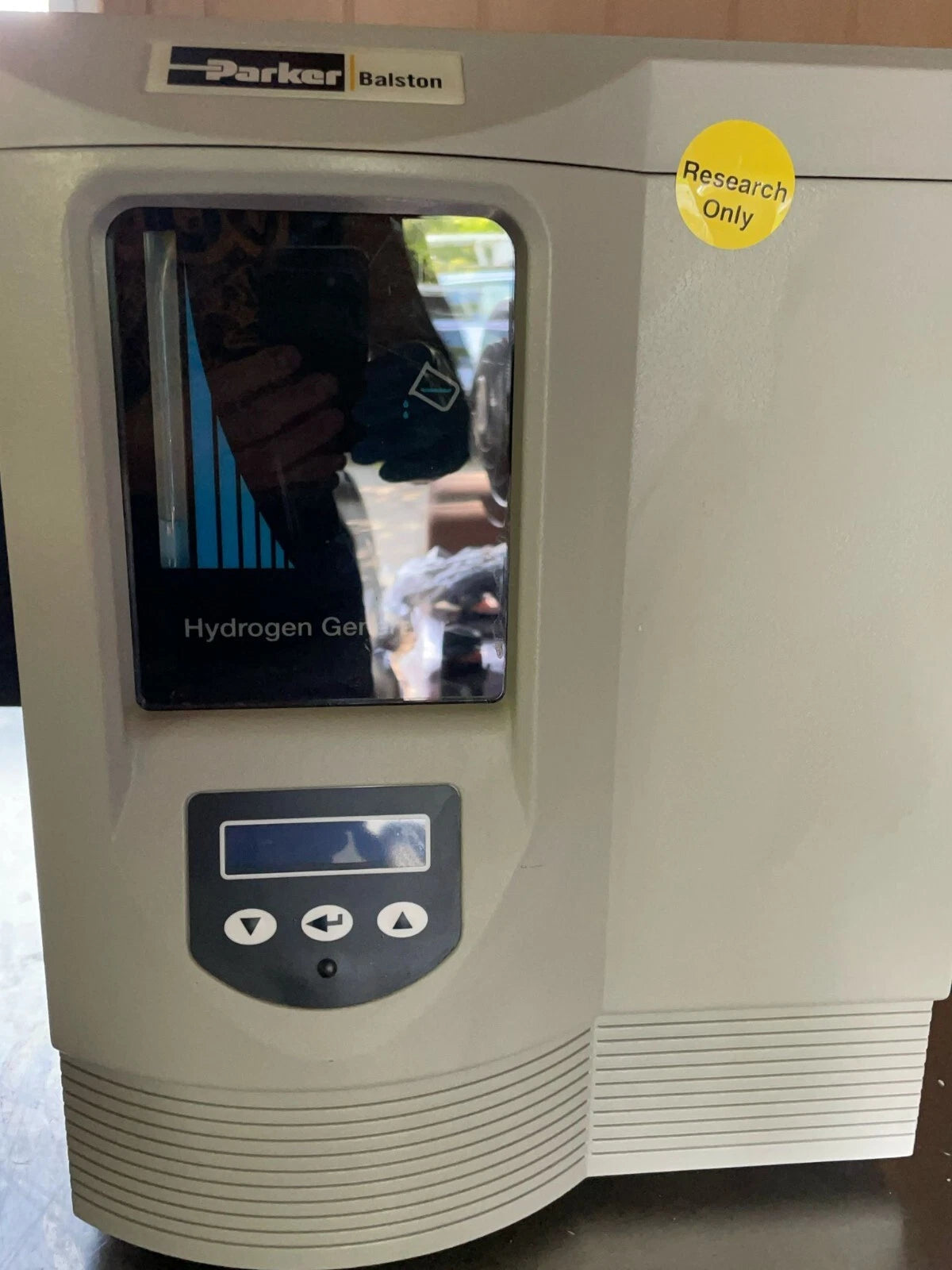 Parker Balston, H2PEMPD-650-100, Hydrogen Generator, 100-240 VAC, 50-60 HZ + War
