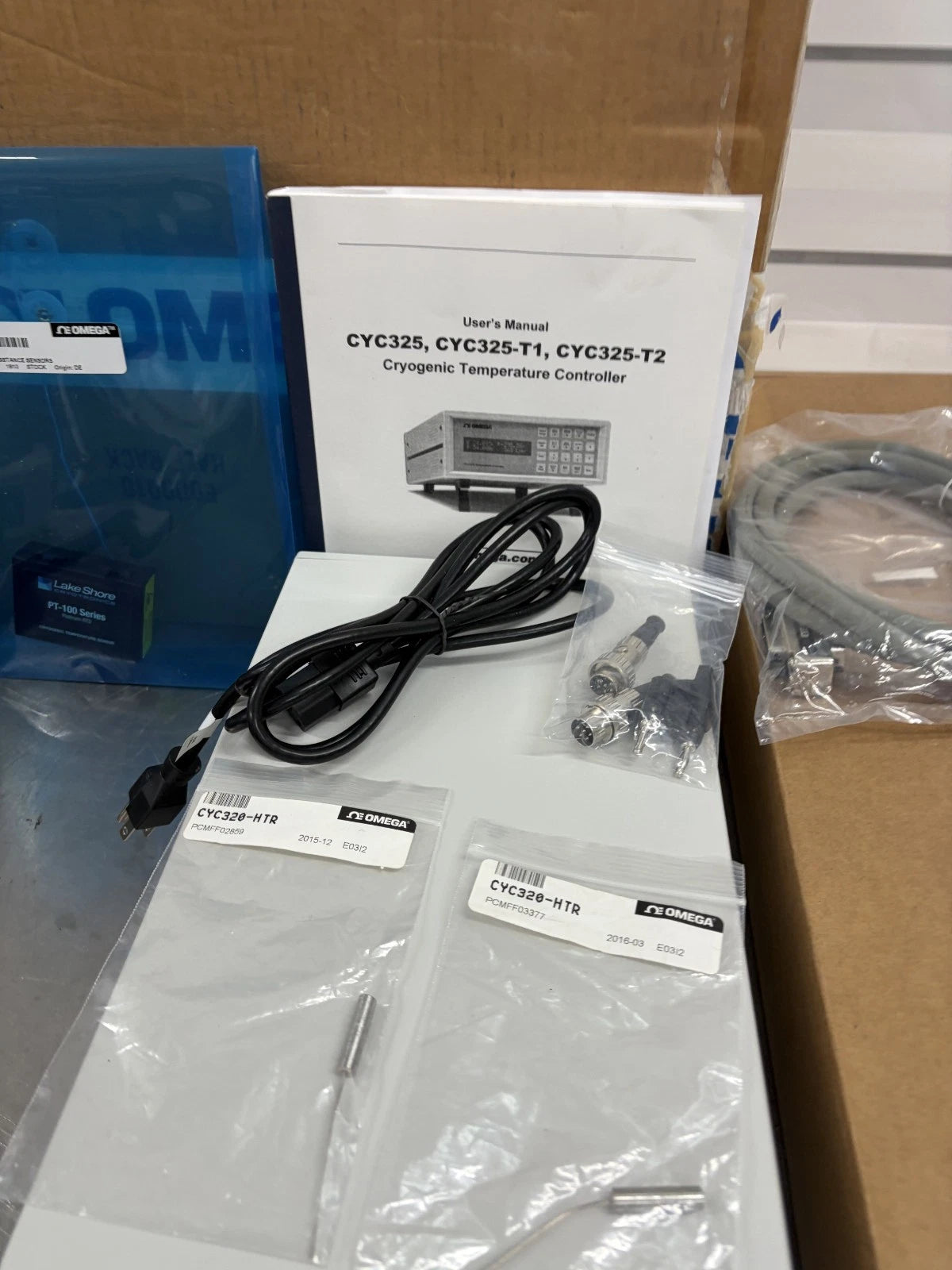 Omega CYC325 Cryogenic Controller BUNDLE w/Lake Shore DT-670A Sensor and PT100