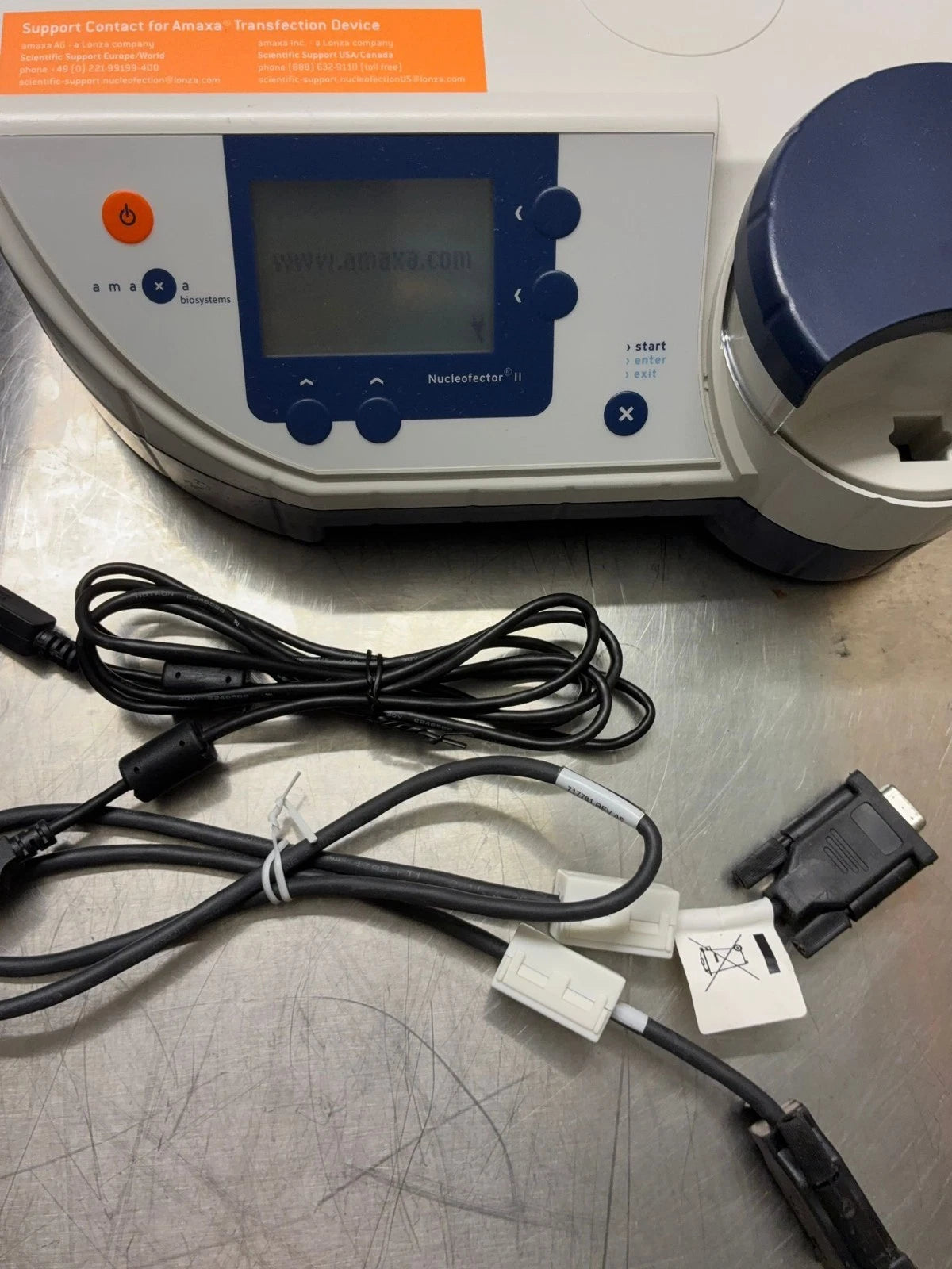Amaxa Biosystem Nucleofector II Transfector Electroporator and 96-Well Shuttle