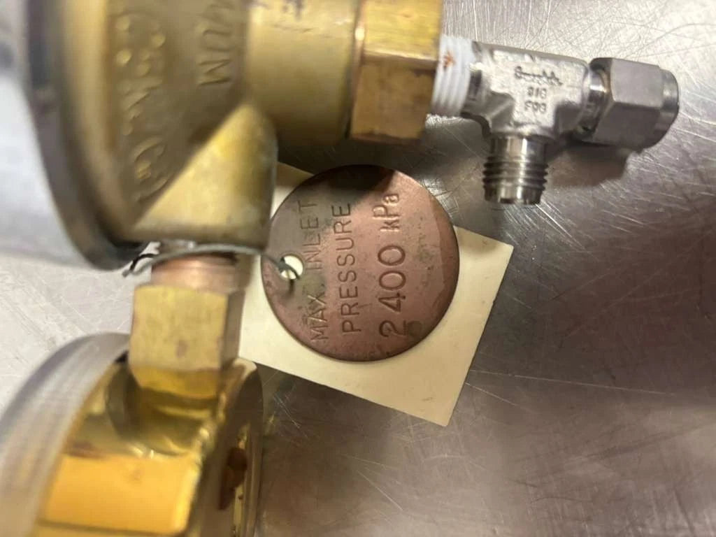 Harris 47-200-CR Compressed Gas Regulator With Connect SWGELOK -316ERK