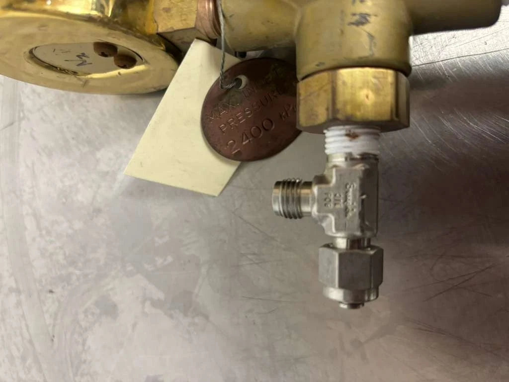 Harris 47-200-CR Compressed Gas Regulator With Connect SWGELOK -316ERK