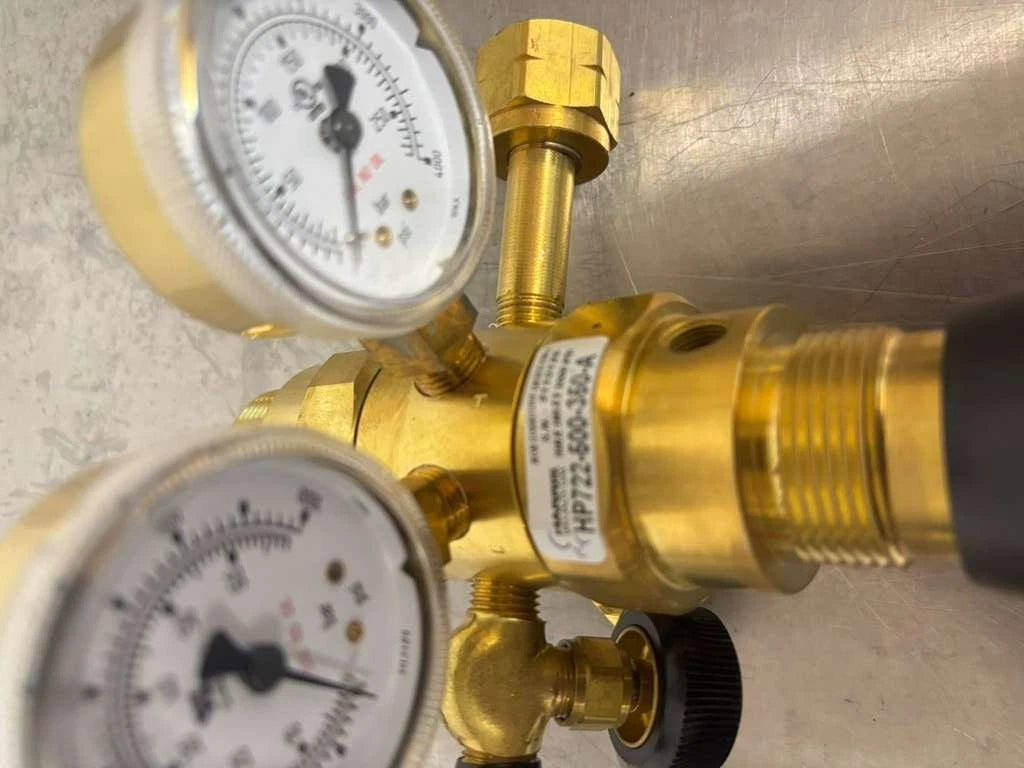 Harris Specialty Gas Lab Regulator HP722-500-350-A