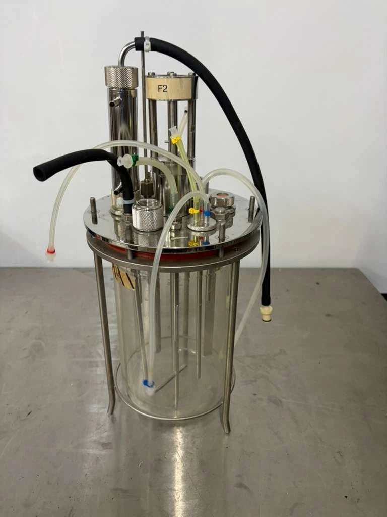 Applikon Biotechnology 3L Glass Bioreactor Vessel with Stainless Steel Headplate