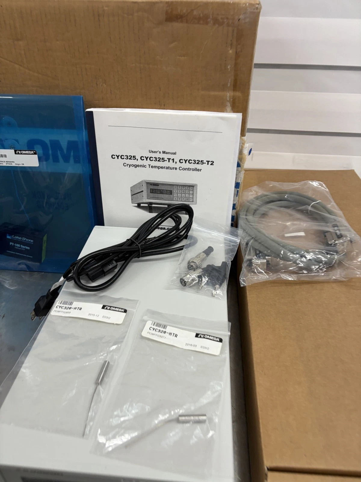 Omega CYC325 Cryogenic Controller BUNDLE w/Lake Shore DT-670A Sensor and PT100