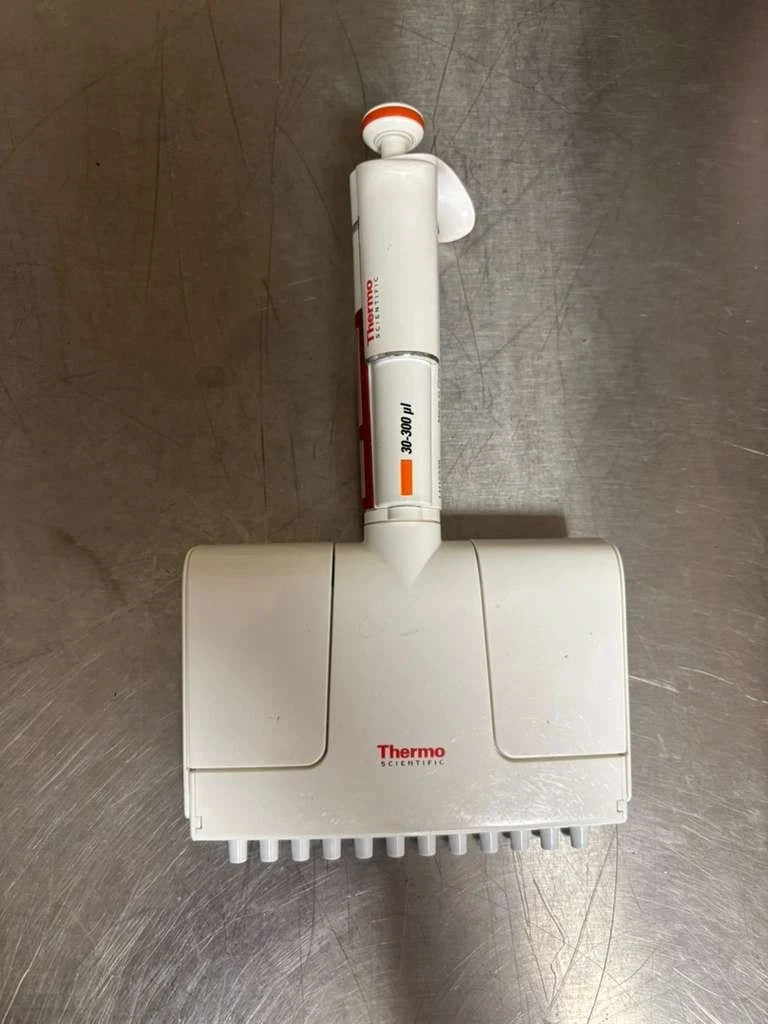 Set of 3 ThermoF1 finnpipette multichannel Pipette 30-300ul 8-12channel