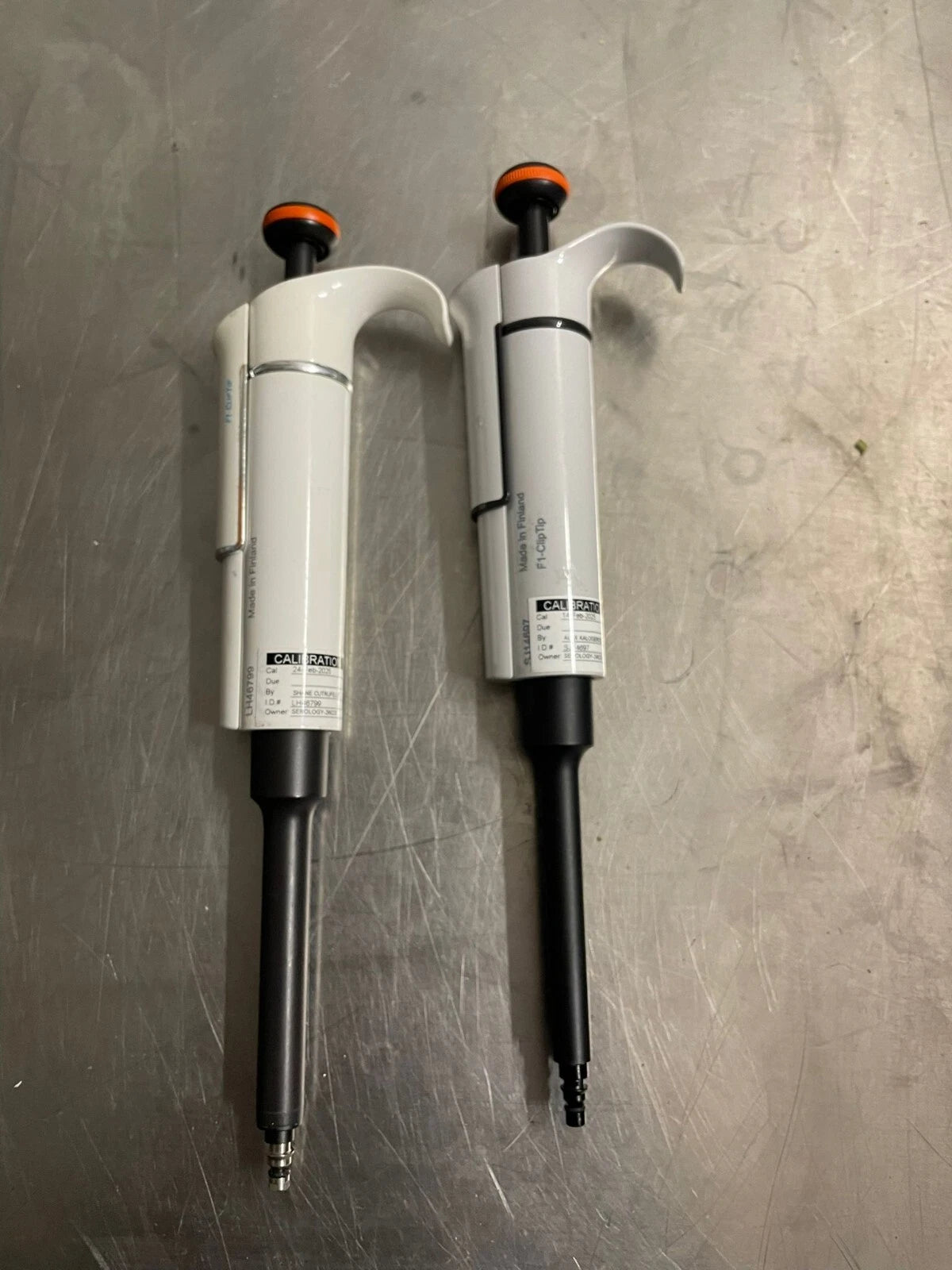 lot of 2 Thermo Scientific™ F1-ClipTip™ 30- 300 uL Single Channel Pipette